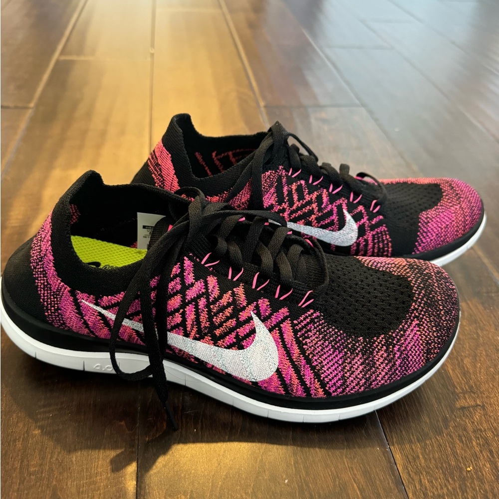 Womens Nike Flyknit shoe